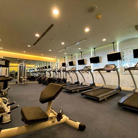 Evergreen Plaza Hotel - Tainan Exterior foto The gym at the hotel