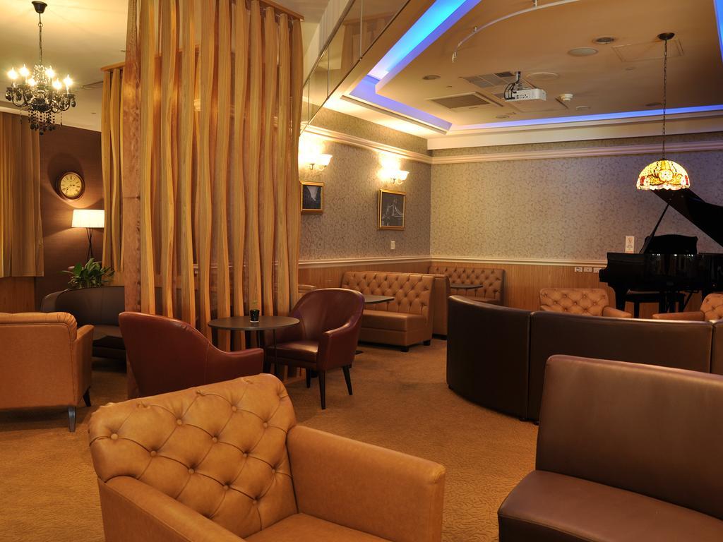 Evergreen Plaza Hotel - Tainan Exterior foto The lounge at the airport